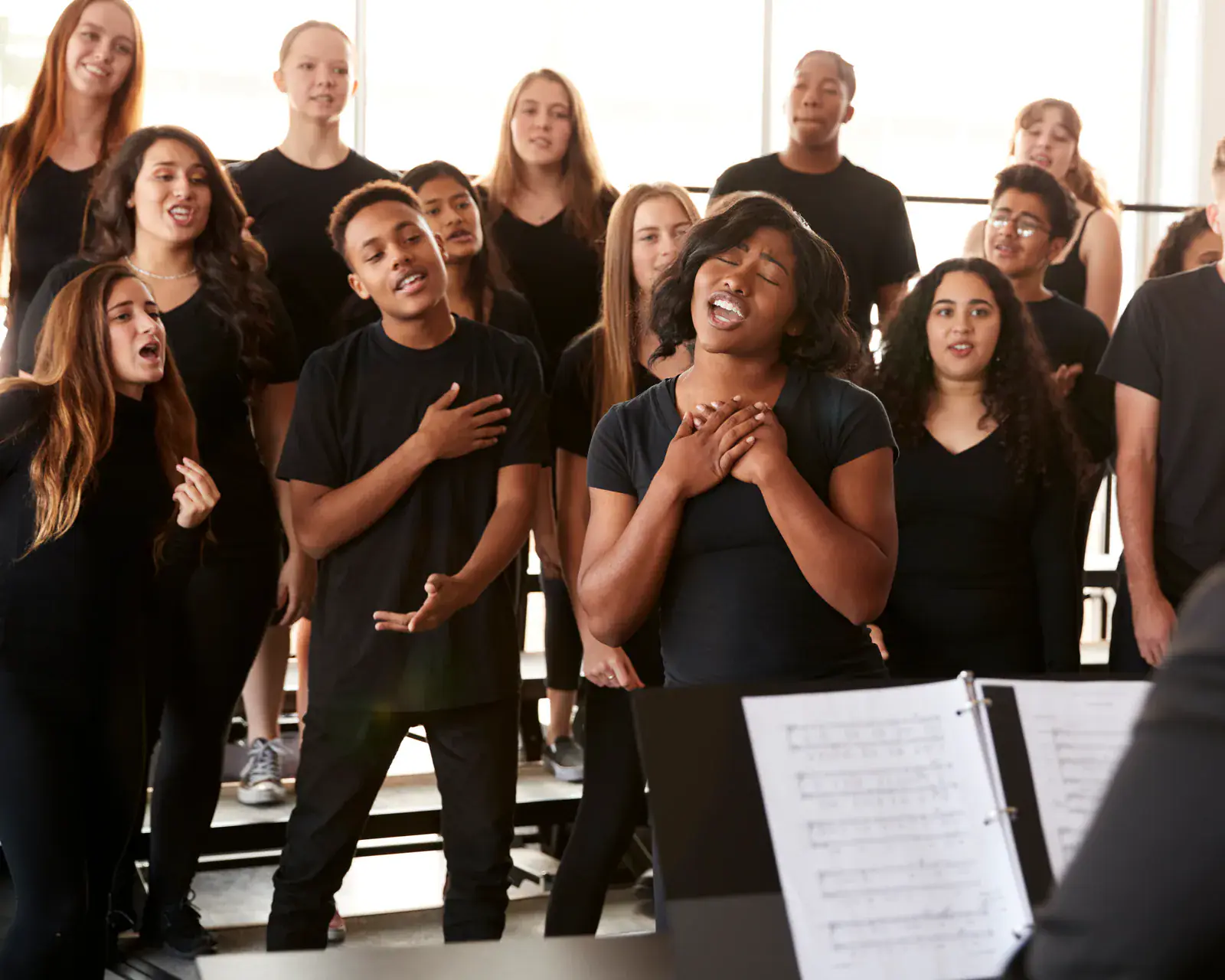 Choir of students singing together — voice and choir programme at Concerto Music Place